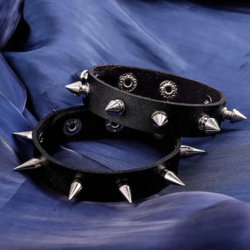 Vista 7 de Pulsera de cuero para hombre y mujer, pulsera punk, pulsera de rock, trenzada, con remaches, pulsera ajustable
