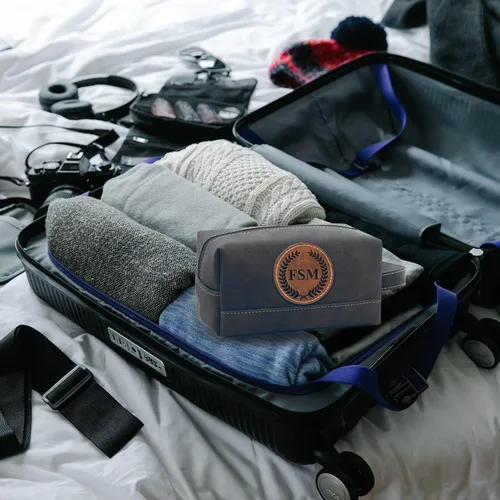 Vista 3 de Paquete de 2 bolsas de aseo personalizadas para hombres hechas a mano, kit de cuero personalizado para hombres, regalos personalizados para hombres