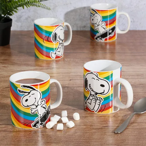 Vista 2 de Peanuts 70 aniversario 4 piezas 15 onzas tazas de gres Snoopy