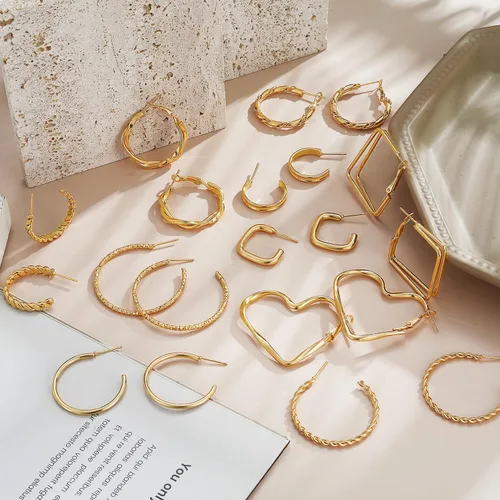 Vista 6 de IFKM Juego de 24 pares de aretes de aro dorados para mujeres y niñas, hipoalergénicos, de cadena gruesa, trenzados, abiertos, paquetes de aretes