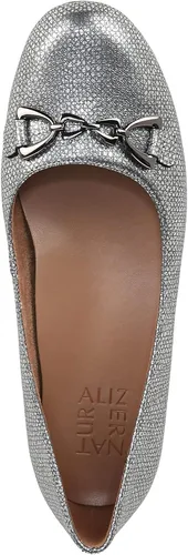 Vista 2 de Naturalizer Zapatos planos de ballet Maxwell-bit con detalle de cadena y punta redonda para mujer