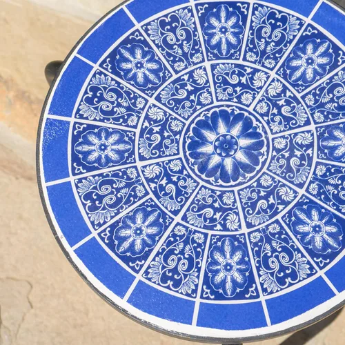 Vista 6 de Christopher Knight Home Mesa auxiliar de azulejos de cerámica para exteriores con marco de hierro, azul/blanco