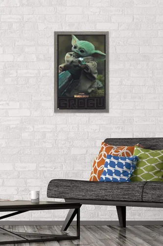 Vista 2 de Trends International Star Wars: The Mandalorian Season 2 - Póster de pared Grogu, 22.4 pulgadas de largo x 14.7 pulgadas, versión enmarcada