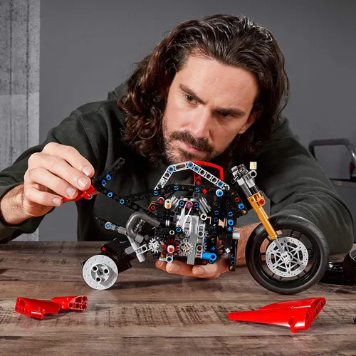 Vista 6 de LEGO Technic Ducati Panigale V4 R Motorcycle 42107 Juego de construcción – Kit coleccionable de modelo de exhibición de superbike con caja