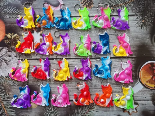 Vista 3 de Paquete de 24 juguetes divertidos para gatos, regalo único de verano, juguetes surtidos para niños, niños, aulas, estudiantes, regalos
