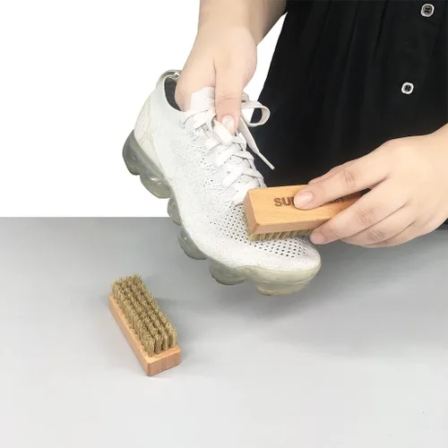 Vista 2 de Cepillos limpiadores de zapatos deportivos, cepillo de limpieza de madera con cerdas de jabalí, limpia la suciedad y la suciedad de los zapatos