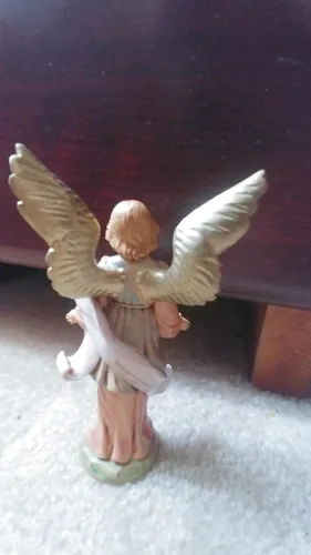 Vista 2 de Fontanini by Roman Inc., Standing Angel, 5" Angels Collection, Nativity Figure and Accessories, Hand Sculpted and Painted