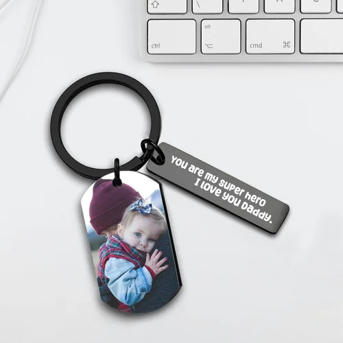 Vista 5 de Llavero personalizado seguro para la unidad, llavero personalizado para fotos de pareja, llavero grabado gratis.