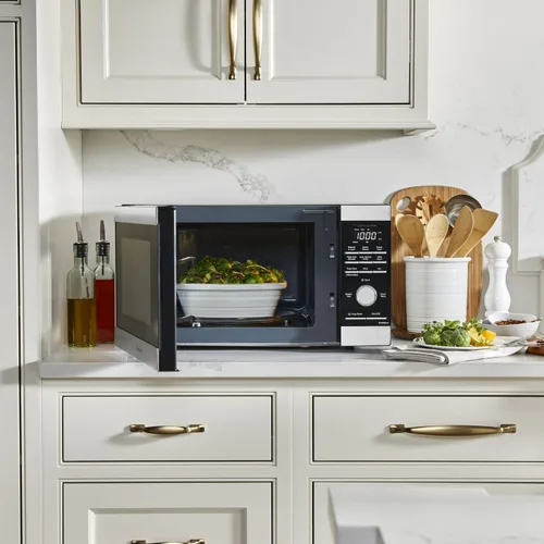 Vista 3 de Panasonic Horno de microondas, 1,3 pies cúbicos 1100W de encimera con sensor Genius de cocción y descongelamiento automático - NN-SD67LS
