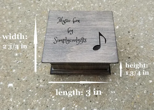 Vista 6 de Regalo de bautismo, caja de música grabada personalizada con un diseño de cruz y un nombre y fecha en la parte superior, con su elección