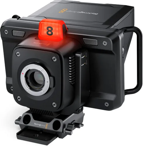 Vista 3 de Blackmagic Design Studio Camera 4K Plus G2 - Paquete de cámara de producción en vivo con cable HDMI 2.0 de 10 pies, cable USB-C de 6 pies y 5 bridas