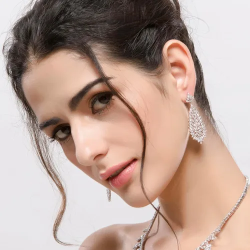 Vista 3 de Aretes colgantes de cristal AAAAA Australia chapados en oro blanco para boda, dama de honor, lágrima transparente, circonita cúbica, para mujeres