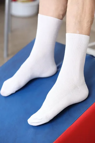 Vista 4 de Rainbow Socks - Calcetines elásticos de algodón DIABÉTICOS para pies caídos para hombres y mujeres, 1 x blanco