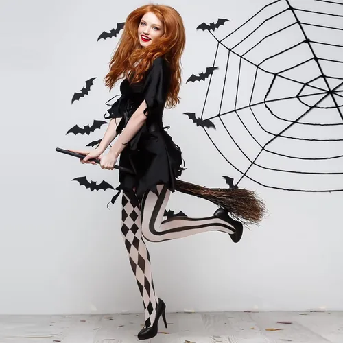 Vista 2 de Yilanmy Medias de Halloween para mujer, pantimedias sketelon, payasos, medias de murciélago aterrador