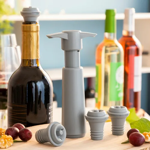Vista 3 de Bomba de Vacío y Tapones para Vino Winuum InnovaGoods (4 tapones)