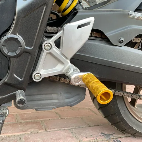 Vista 6 de Clavija de pie delantera ajustable (compatible con SUZUKI Gixxer/GSX250R/V-STROM250) (azul)
