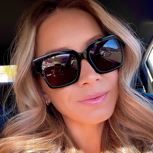 Vista 4 de DIFF Bella II - Gafas de sol cuadradas de gran tamaño para mujer, protección UV400, marco negro de moda