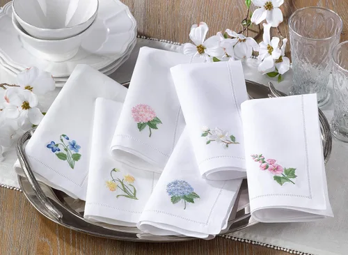 Vista 4 de Juego de 6 servilletas bordadas de magnolia hechas a mano con borde cosido