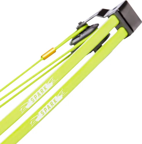 Vista 4 de Bear Archery Spark - Juego de arco juvenil, recomendado para edades de 5 a 10 años, ambidiestro, incluye 2 flechas, protector de brazos, carcaj