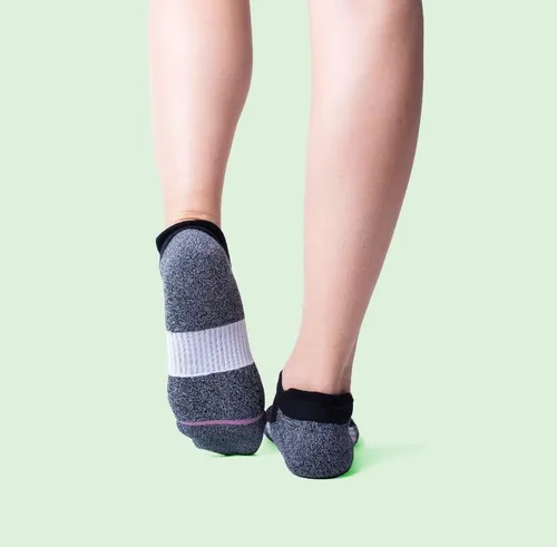 Vista 2 de Dr. Motion Calcetines de compresión de corte bajo para mujer, paquete de 2