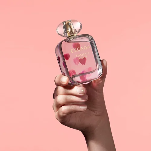 Vista 9 de Escada Celebra N.o.w Eau De Parfum - Notas de vainilla, magnolia y jengibre