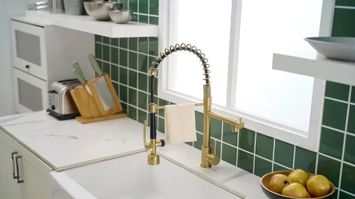 Vista 7 de Fapully Grifo de cocina de una sola manija con arco alto, dorado cepillado, extraíble con LED, grifos de fregadero de cocina de una sola palanca
