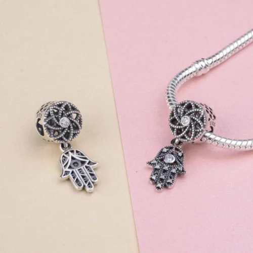 Vista 2 de Abalorio de plata de ley 925 con diseño de mano de Fátima para pulsera Pandora (B)