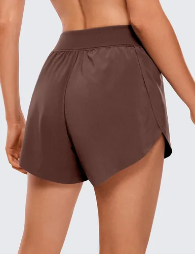 Vista 2 de CRZ YOGA Pantalones cortos de correr de cintura media para mujer, de secado rápido, ligeros, con abertura alta, pantalones cortos de entrenamiento