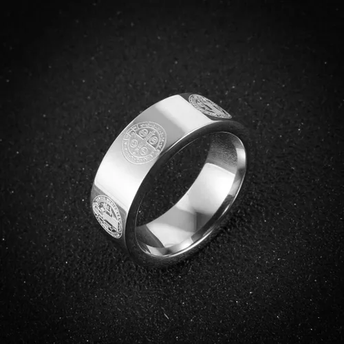 Vista 4 de HZMAN Anillo de exorcismo de San Benito para hombre de acero inoxidable cruz católica romana protección de demonios cazador de fantasmas oro y plata