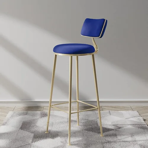 Vista 11 de Taburetes de bar de terciopelo modernos con respaldo y patas de metal dorado, cómodas sillas de bar altas tapizadas para cocina, isla de desayuno