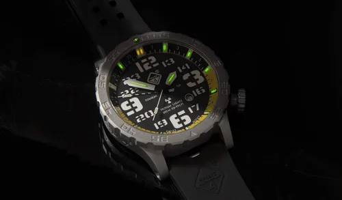 Vista 4 de HAZARD 4 Heavy Water Diver(TM) Titanium Tritium Dive-Watch (R) BLK PVD, Earth DialBLK Graphics - GGYG