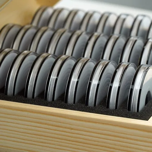 Vista 5 de Soporte de madera para monedas, 30 piezas de 1.811 in, caja organizadora de almacenamiento de monedas con junta de espuma, 6 tamaños