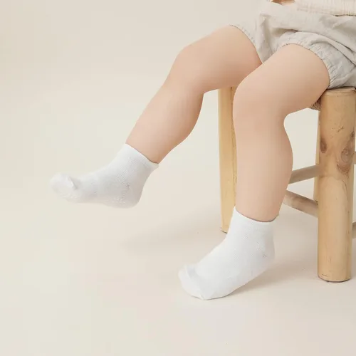 Vista 5 de Calcetines tobilleros antideslizantes para bebé, paquete de 12 para niños y niñas, hechos de algodón