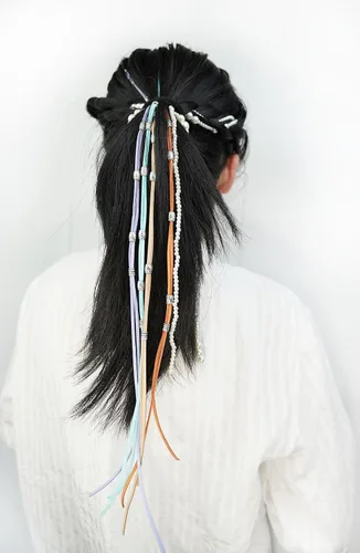 Vista 4 de Diadema trenzada de perlas de imitación y estilo bohemio, pinzas para trenzar el cabello, extensiones de cabello largo, cadena de cabello