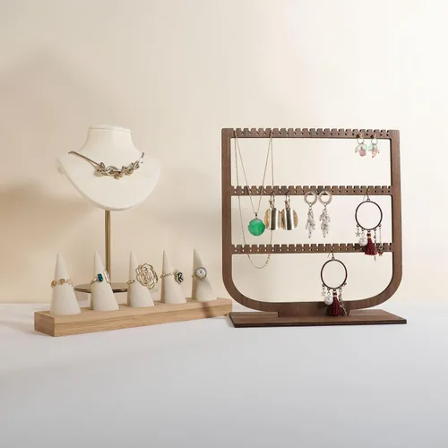 Vista 9 de GemeShou organizador colgante de madera de la joyería, tenedor de exhibición de la joyería de la nuez para la venta, estante de almacenamiento