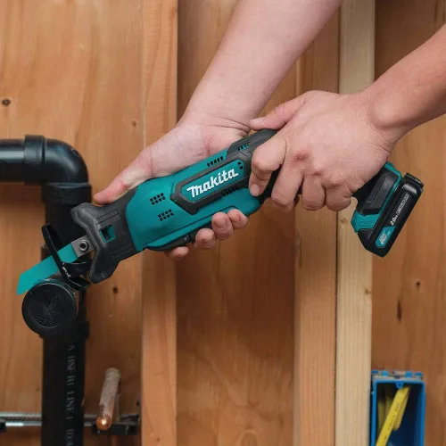 Vista 4 de Makita RJ03R1 12V Max CXT Kit de sierra recíproca inalámbrica de iones de litio