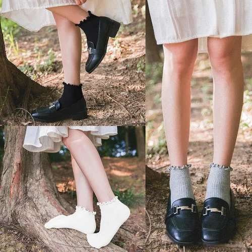 Vista 7 de UTTPLL Calcetines de cuello redondo con volantes para mujer, calcetines atléticos estéticos de lechuga para mujer, finos y encantadores calcetines