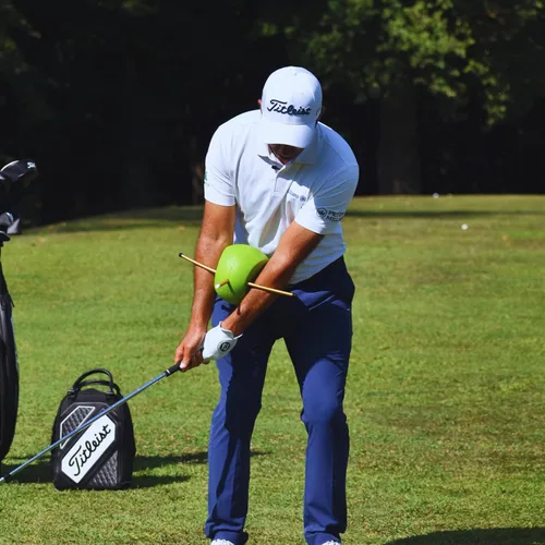 Vista 11 de The Connector Golf Training Aid - Entrenador de swing simple y eficaz para perfeccionar la mecánica, aumentar la precisión y mejorar tu juego El