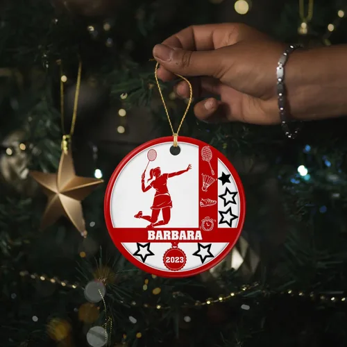 Vista 4 de Adorno de cerámica para jugador de bádminton, regalo para hombres y mujeres, adorno de cerámica personalizado para Navidad 2025, adorno para amantes