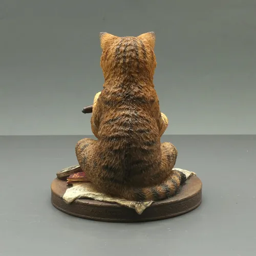 Vista 5 de Veronese Design 4 1/2 pulgadas una estatua pintada a mano de resina real del investigador privado del gato del rascador de la cabeza