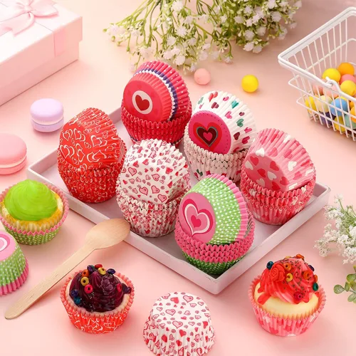 Vista 4 de 600 forros para cupcakes para el día de San Valentín, moldes de papel para hornear, papel para manualidades, con patrón de corazón, vasos