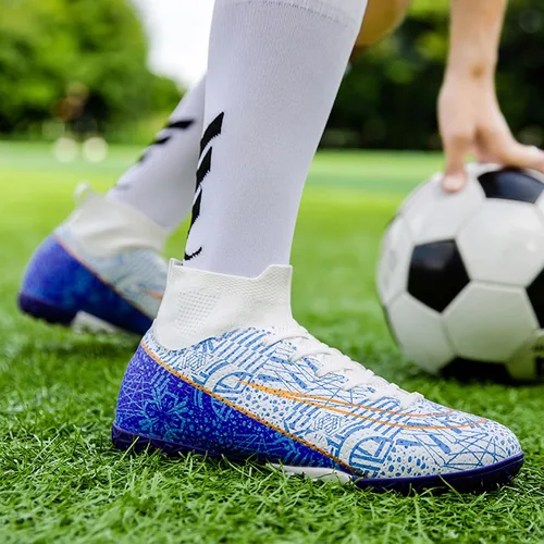 Vista 6 de Kikaluo Zapatos de fútbol para hombre con tacos de fútbol con cordones antideslizantes con puntas cortas y suelas de goma para interiores firmes