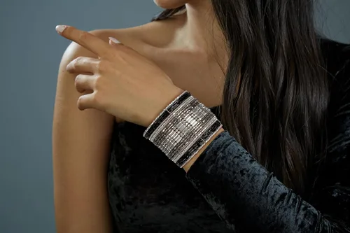 Vista 4 de SPUNKYsoul - Brazalete para mujer, acero inoxidable, NegroPlateado, cuff-bracelets-arc