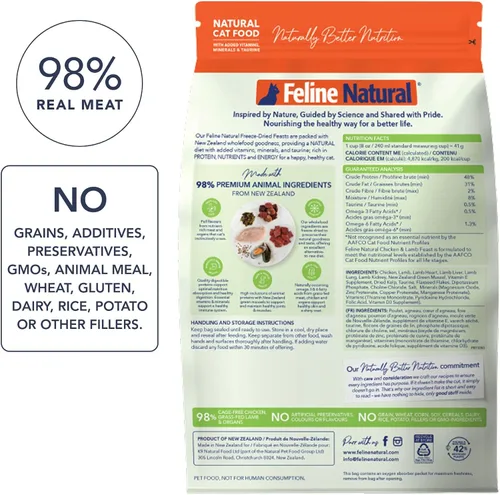 Vista 2 de Alimento para gatos seco de alta proteína Feline Natural, dieta liofilizada con 98% de carne, órganos y mariscos, sin guisantes, granos o aditivos