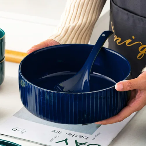Vista 4 de Ensaladera extra grande, cuenco de frutas de cerámica de 94.7 fl oz, elegante cuenco de sopa redondo de rayas verticales azul marino, cuenco