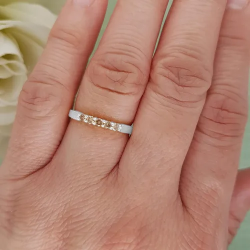 Vista 95 de Dazzlingrock Collection Anillo de boda redondo de 5 piedras preciosas o diamantes para mujer en oro macizo de 10 K/14 K/18 K