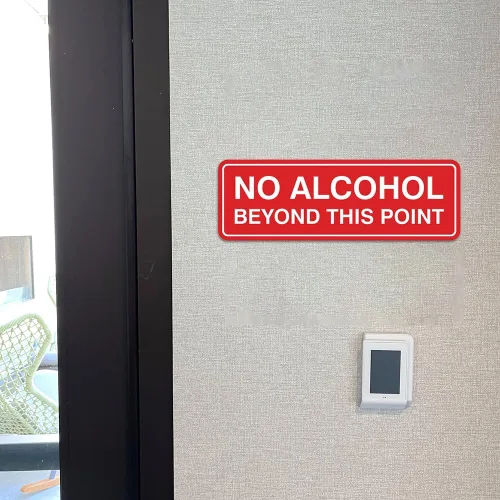 Vista 5 de Letrero estándar con texto en inglés "No Alcohol Beyond This Point", color negro, pequeño, 1 paquete
