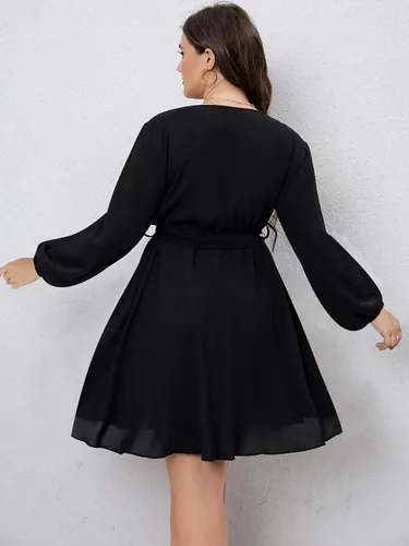 Vista 5 de SCOMCHIC Vestido corto de manga larga con cuello en V cruzado para mujer, talla grande