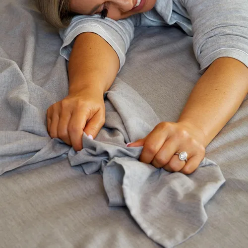 Vista 6 de BedVoyage Cozy Sheets Queen - Juego de sábanas de 50% viscosa de bambú y 50% mezcla de algodón, ropa de cama suave y transpirable, bolsillo profundo
