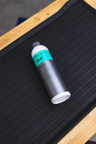Vista 5 de KOCHCHEMIE - Gummifix - Limpiador de Goma y Plástico para Interiores, Resistente al Deslizamiento, Sin Grasa (1 Litro)